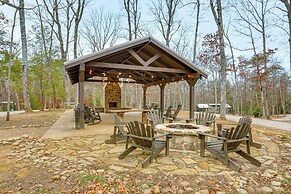 On-site Trails + Furnished Deck: Monteagle Escape!
