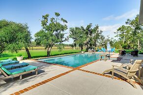 Pool, Dock & Tennis Court: Home in Bay St Louis!