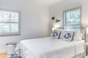 Pool, Dock & Tennis Court: Home in Bay St Louis!