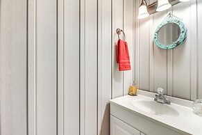 Pool, Dock & Tennis Court: Home in Bay St Louis!