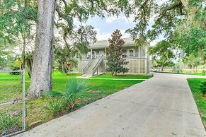 Pool, Dock & Tennis Court: Home in Bay St Louis!
