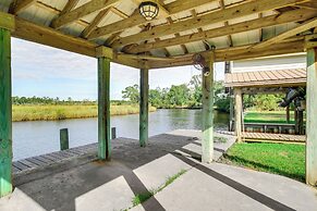 Pool, Dock & Tennis Court: Home in Bay St Louis!