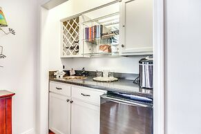 Pool, Dock & Tennis Court: Home in Bay St Louis!