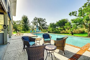 Pool, Dock & Tennis Court: Home in Bay St Louis!