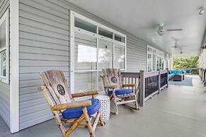 Pool, Dock & Tennis Court: Home in Bay St Louis!