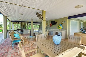 Pool, Dock & Tennis Court: Home in Bay St Louis!