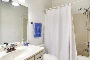 Pool, Dock & Tennis Court: Home in Bay St Louis!