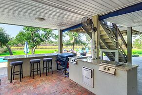 Pool, Dock & Tennis Court: Home in Bay St Louis!