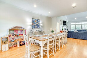 Pool, Dock & Tennis Court: Home in Bay St Louis!