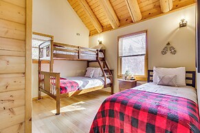 2 Mi to Lake Arrowhead Village: Pet-friendly Cabin