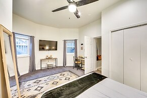 1 Mi to Downtown & Stage AE: Pittsburgh Townhome!