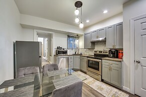 1 Mi to Downtown & Stage AE: Pittsburgh Townhome!