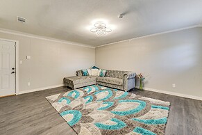 Updated Home 2 Mi to Downtown Texarkana!