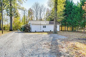 9 Mi to Colonial Beach: Charming Cottage w/ Yard!