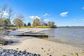 9 Mi to Colonial Beach: Charming Cottage w/ Yard!