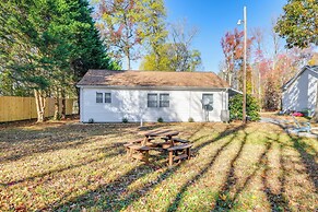 9 Mi to Colonial Beach: Charming Cottage w/ Yard!