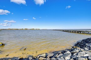 9 Mi to Colonial Beach: Charming Cottage w/ Yard!