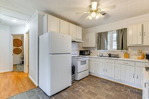 9 Mi to Colonial Beach: Charming Cottage w/ Yard!