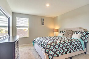 7 Mi to Beach: Spacious Ruskin Home w/ Patio