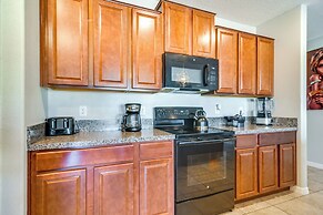 7 Mi to Beach: Spacious Ruskin Home w/ Patio