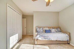 7 Mi to Beach: Spacious Ruskin Home w/ Patio