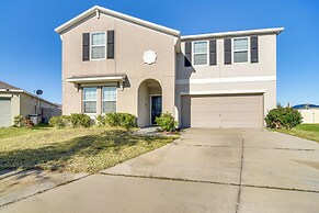 7 Mi to Beach: Spacious Ruskin Home w/ Patio