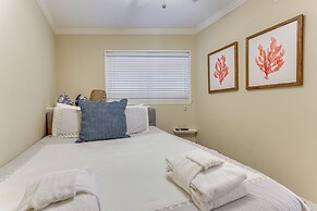 Walk to Coligny Beach Park: Condo w/ Pool Access!