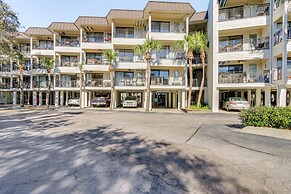 Walk to Coligny Beach Park: Condo w/ Pool Access!