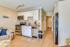 Walk to Coligny Beach Park: Condo w/ Pool Access!