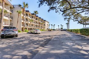 Walk to Coligny Beach Park: Condo w/ Pool Access!