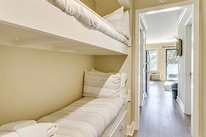 Walk to Coligny Beach Park: Condo w/ Pool Access!