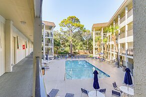 Walk to Coligny Beach Park: Condo w/ Pool Access!