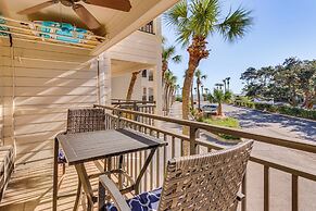 Walk to Coligny Beach Park: Condo w/ Pool Access!