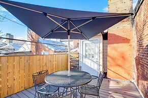 1 Mi to Dtwn: Townhome w/ Patio in Baltimore!