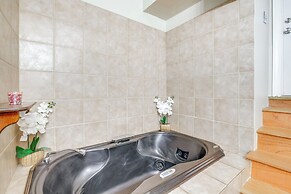 1 Mi to Dtwn: Townhome w/ Patio in Baltimore!