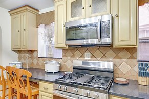 1 Mi to Dtwn: Townhome w/ Patio in Baltimore!