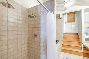 1 Mi to Dtwn: Townhome w/ Patio in Baltimore!