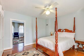 1 Mi to Dtwn: Townhome w/ Patio in Baltimore!