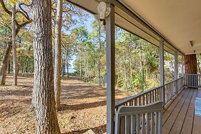 Lake Palestine Cabin Getaway on 1 Acre!