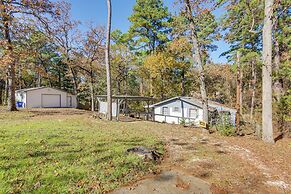 Lake Palestine Cabin Getaway on 1 Acre!