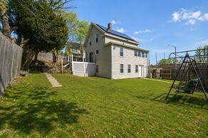 Home Near Skiing & Downtown Worcester