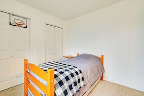 Ski, Hike, Swim & More: Pocono Farms Family Home