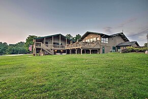 Ski, Hike, Swim & More: Pocono Farms Family Home