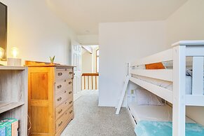 Ski, Hike, Swim & More: Pocono Farms Family Home