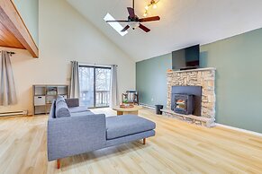 Ski, Hike, Swim & More: Pocono Farms Family Home