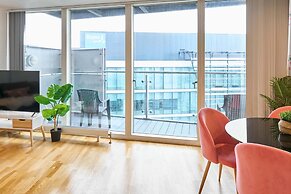 Host Stay - Canal View Apartment