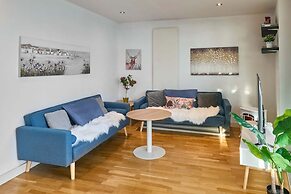 Host Stay - Canal View Apartment