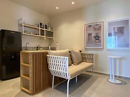 w Pristine 2BR w Lovely Terrace in CTG