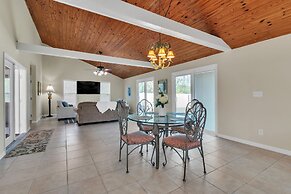 Tropical Oasis With Private Screened Hot Tub 2 Bedroom Home