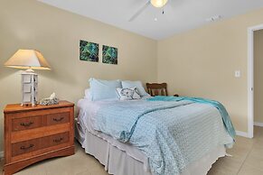 Tropical Oasis With Private Screened Hot Tub 2 Bedroom Home